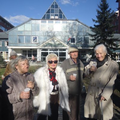 Napsütés és forralt bor Újpalotán